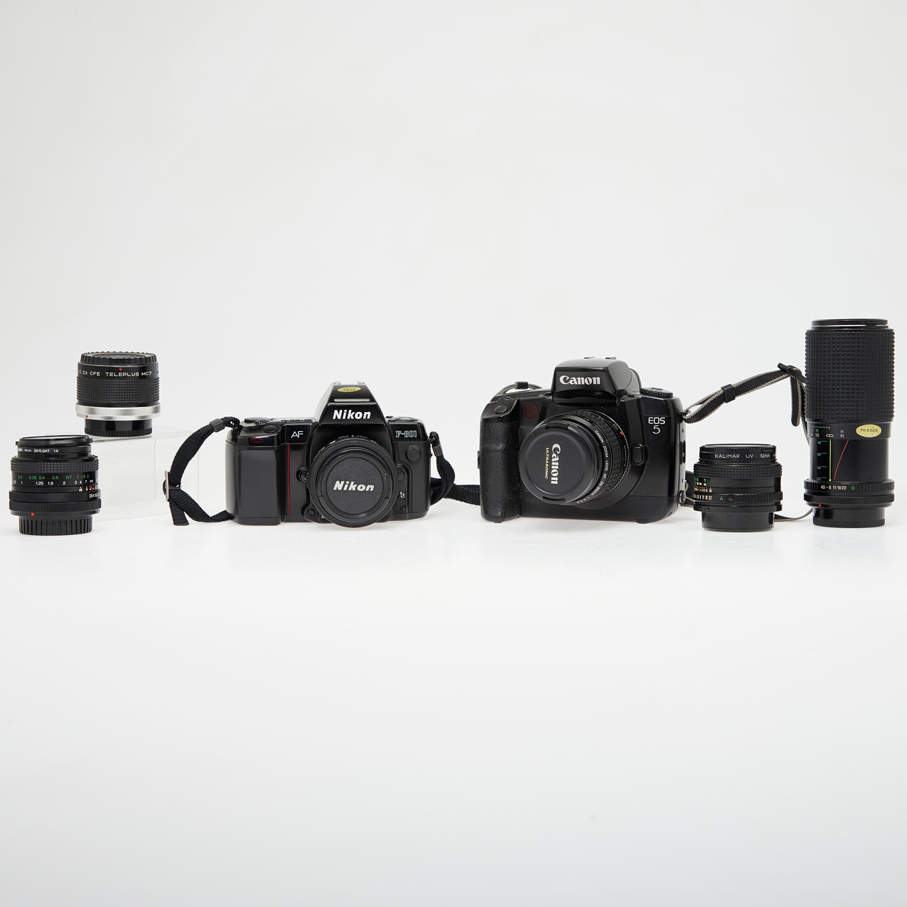 Massor av kameror och objektiv, Canon, Nikon, RMC, Kalmar (8). Foto ...