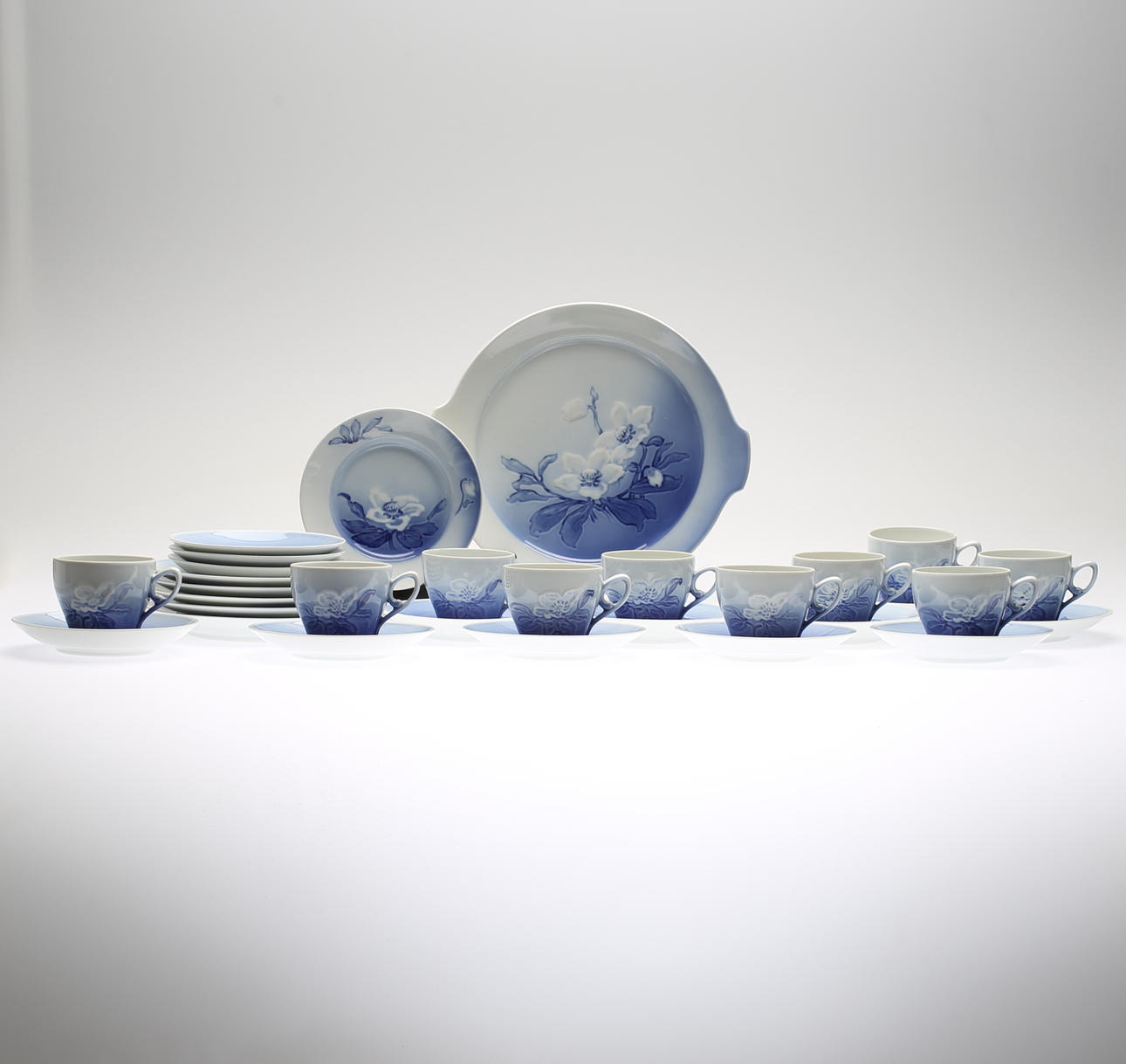 KAFFESERVISDELAR, 17 delar, "Julros", Bing & Gröndahl.