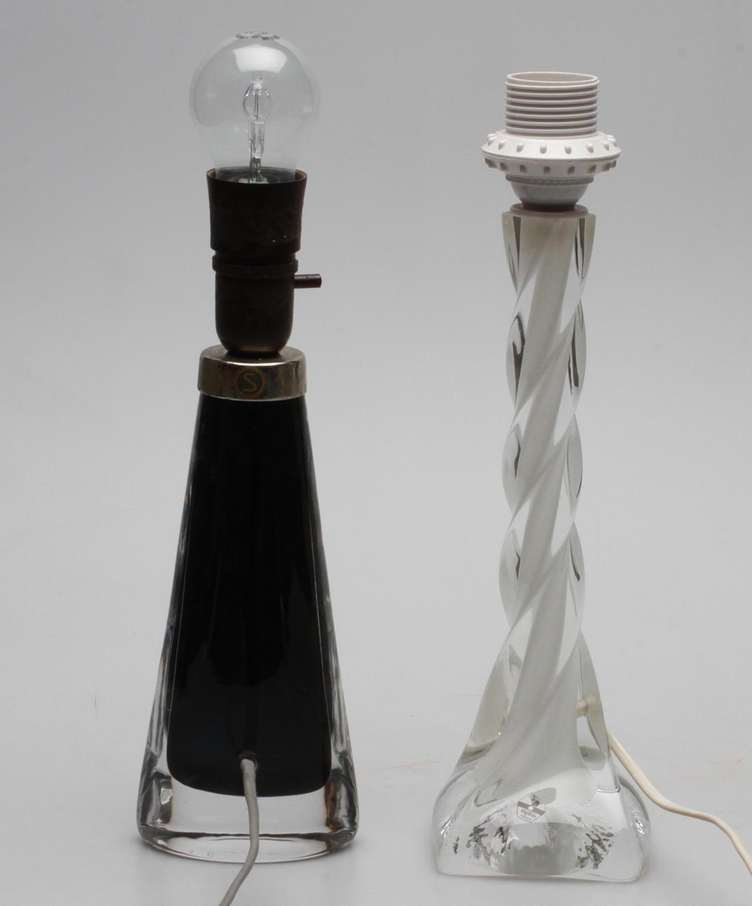 BORDSLAMPOR, 2 st, Flygsfors och Carl Fagerlund, Orrefors.