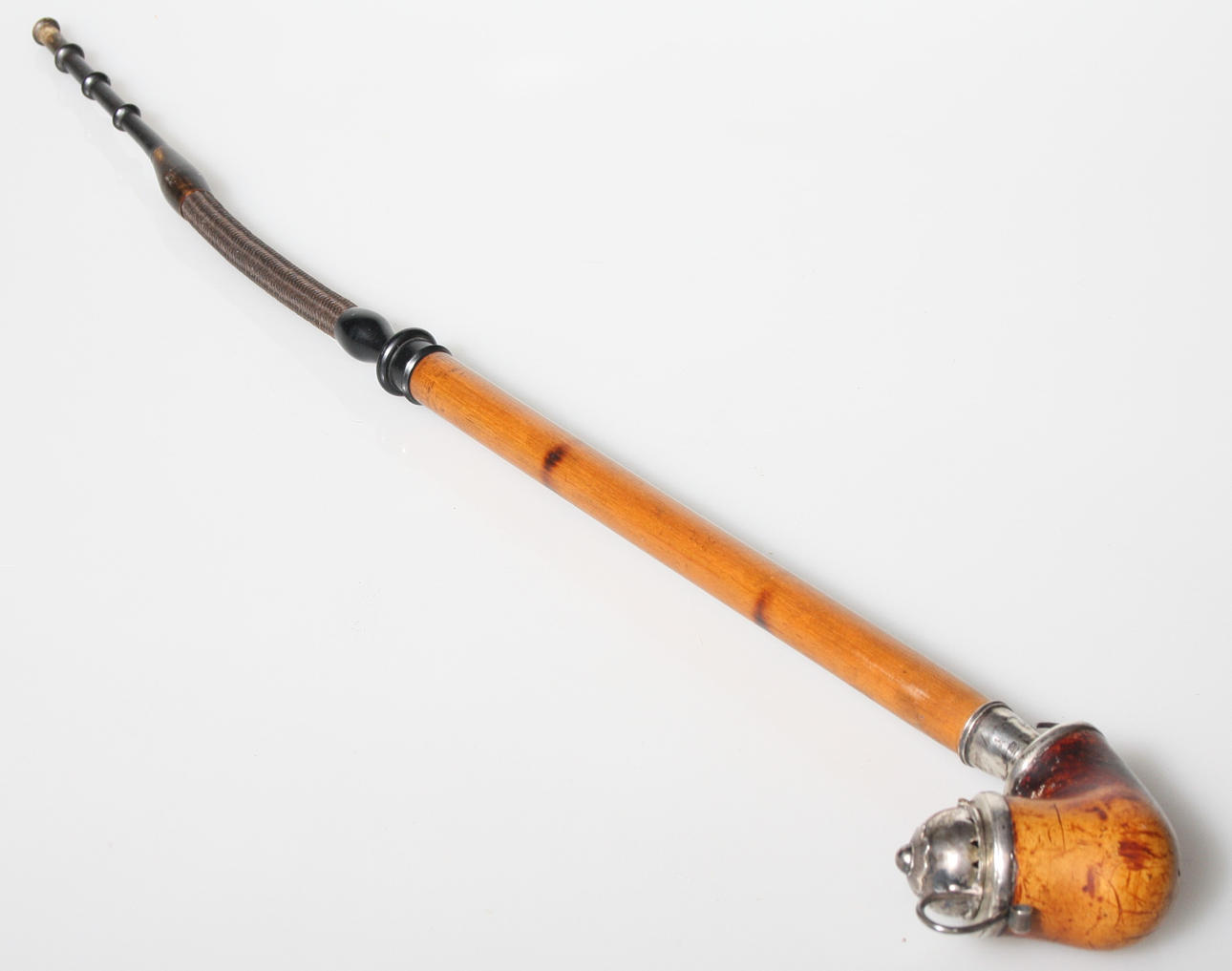 SJÖSKUMSPIPA, med silverfattning, 1800-tal.