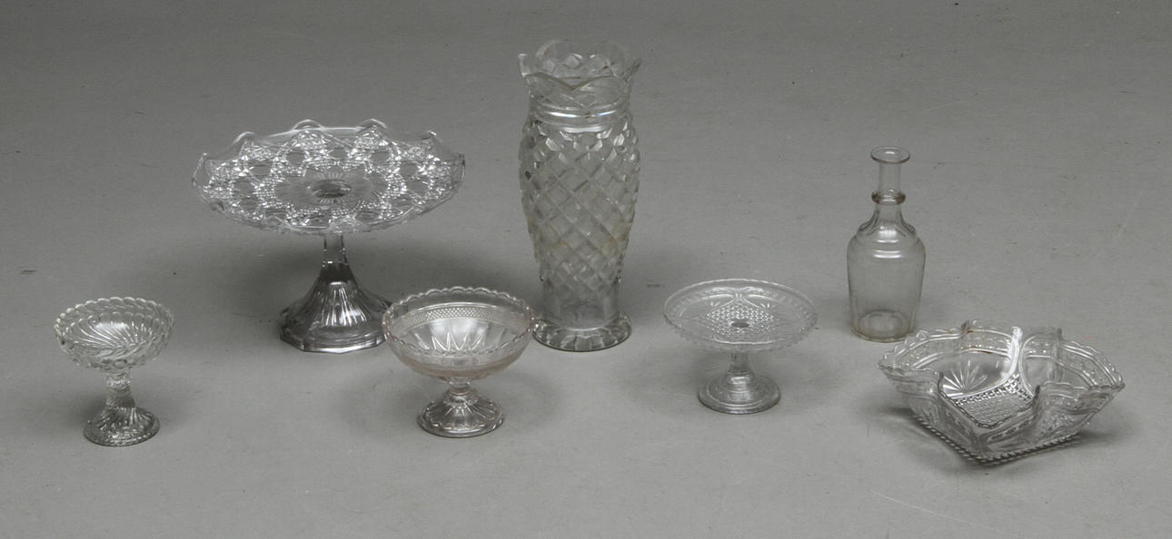 PARTI GLAS, mestadels pressglas, 7 delar.