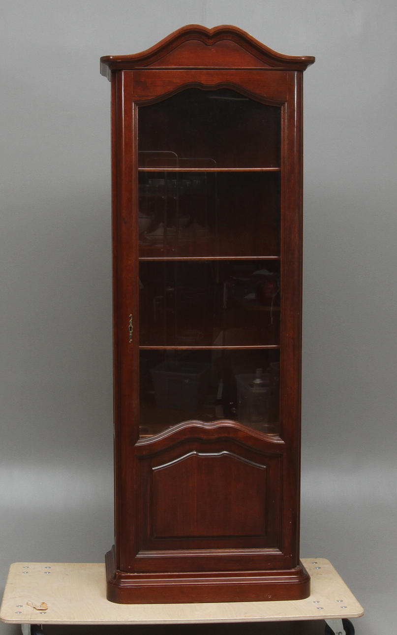 VITRINSKÅP, 1900-tal.