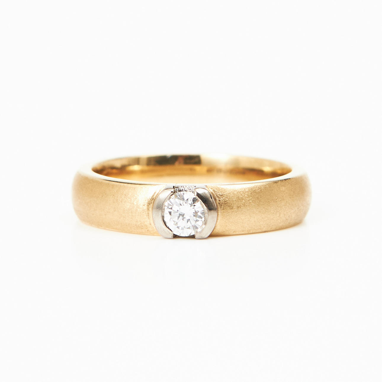 HERIBERT ENGELBERT, ring, 18 k guld, utvändigt satinerad resp ...