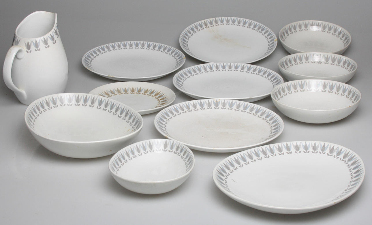 PARTI PORSLIN,12 delar, Lotus grå. Bibi Breger. Gustavsberg.