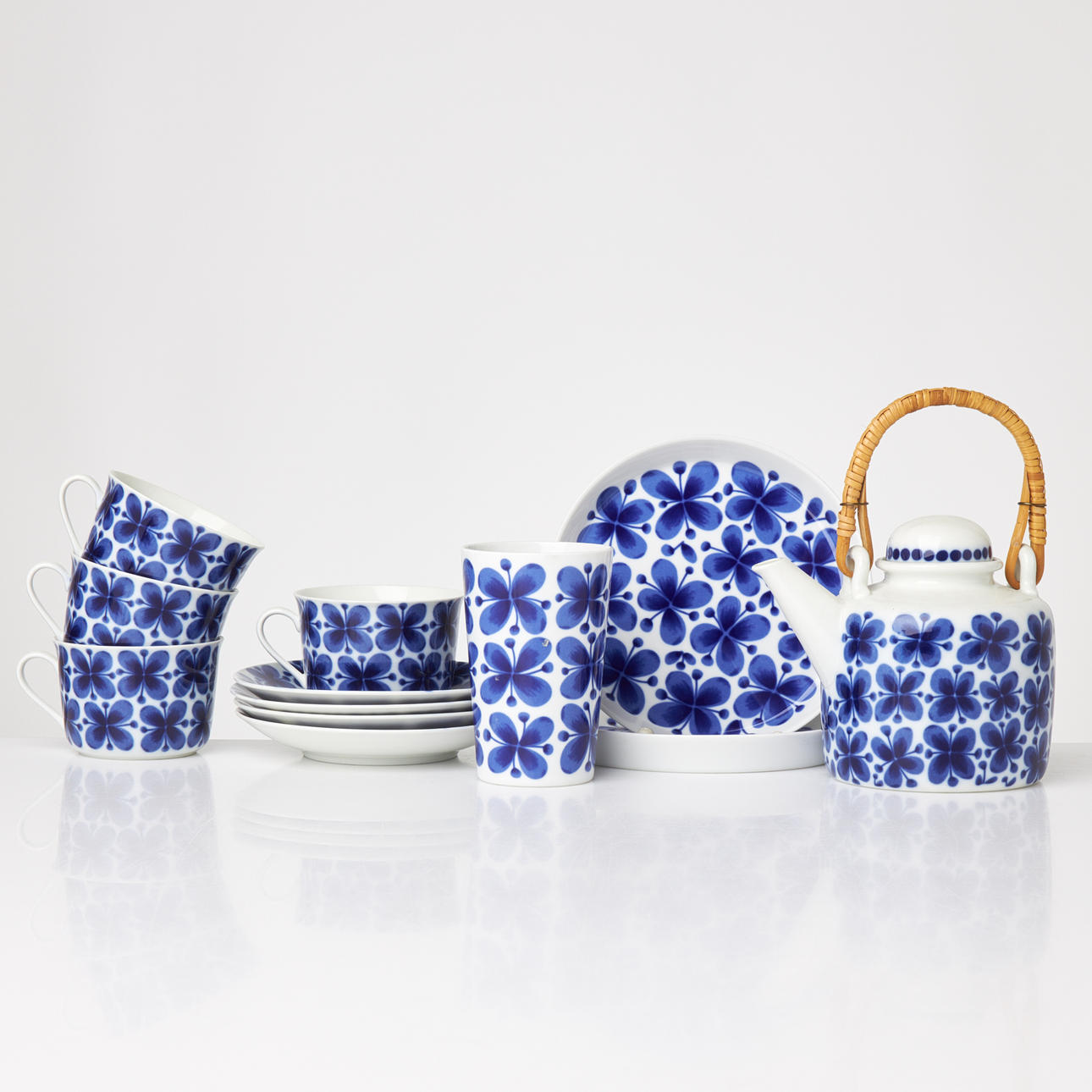 MARIANNE WESTMAN. 8 pieces of tableware, “Mon Ami”, porcelain ...