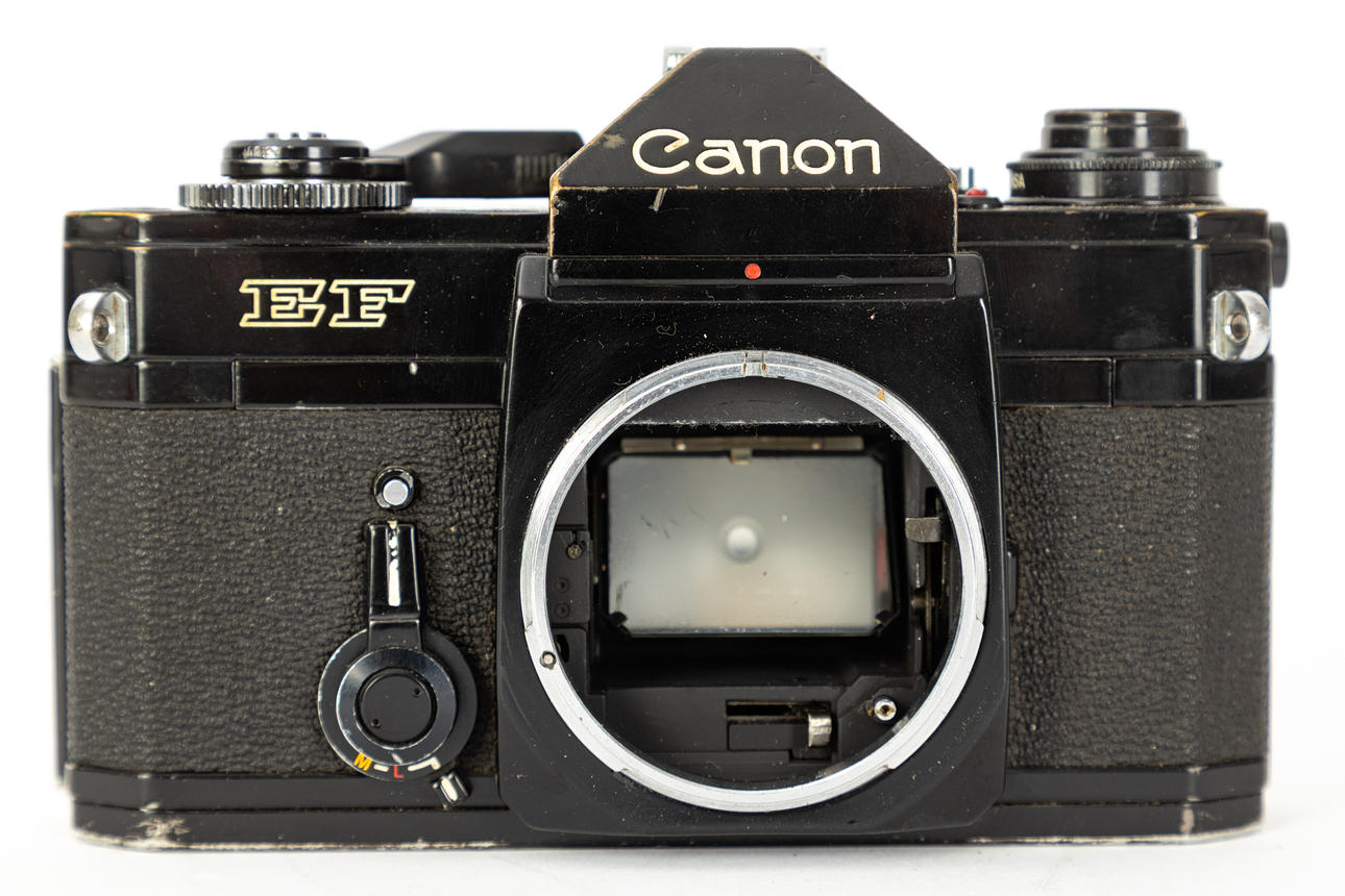 Canon EF 35mm camera (218584) with two lenses. Photo, Cameras