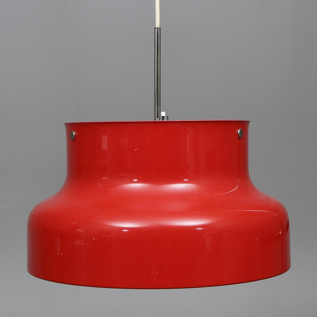 TAKLAMPA, "Bumling", röd, Anders Pehrsson för Ateljé Lyktan, Åhus.