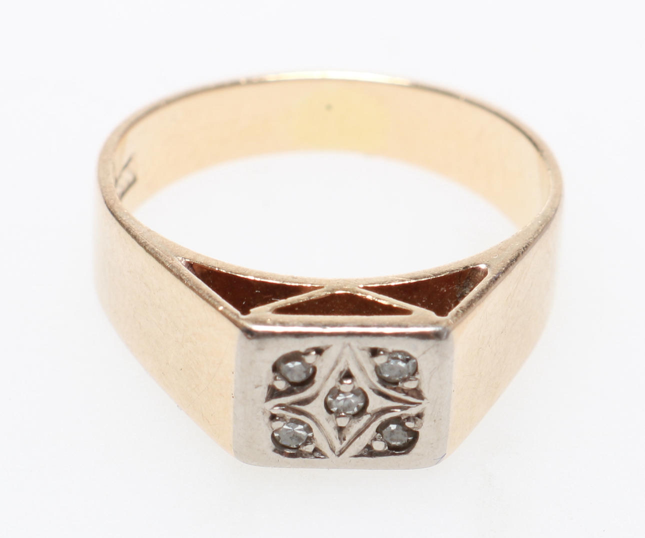 KLACKRING, 18 K guld, vikt 3,70 gram.