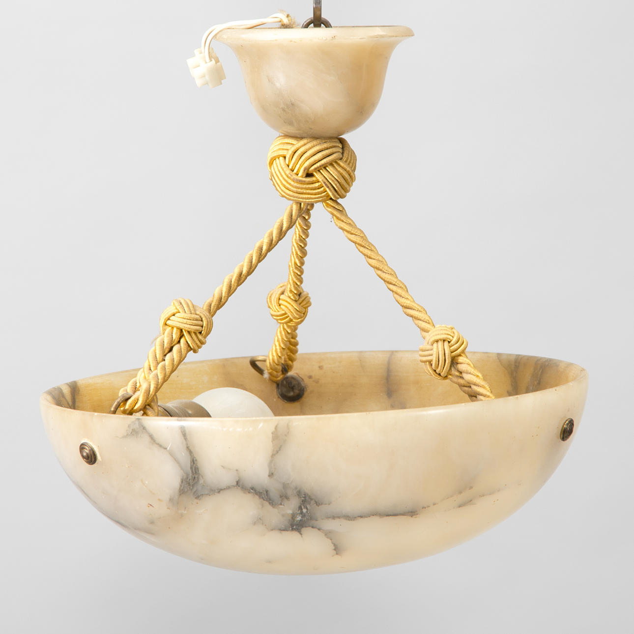 TAKAMPEL, alabaster, 1900-talets första hälft.