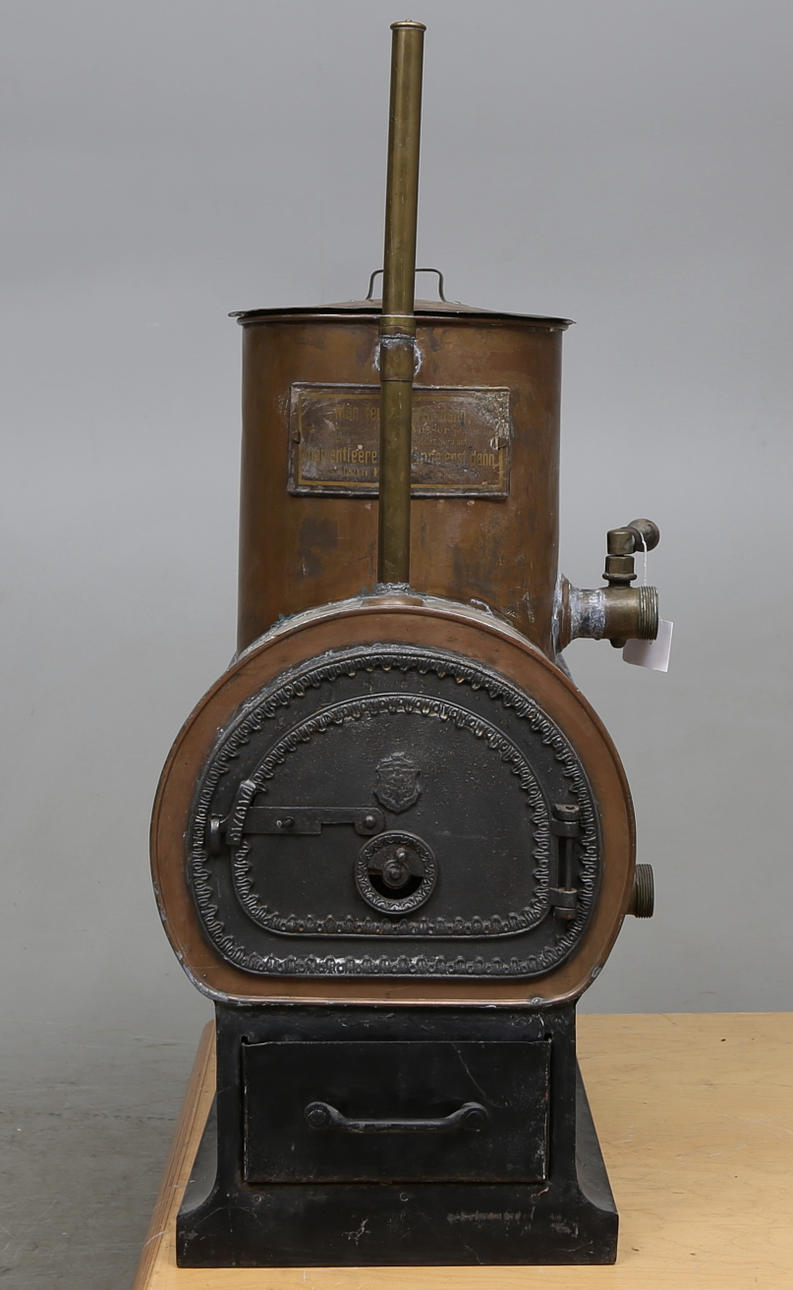 VATTENVÄRMARE, 1800/1900-tal. Enligt uppgift militär för rakning i fält.