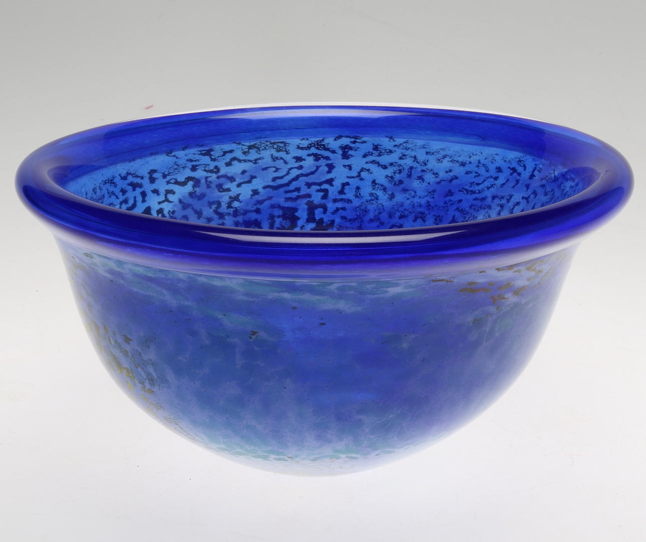 KONSTGLAS, skål, kjell Engman,Kosta Boda,1900-tal.