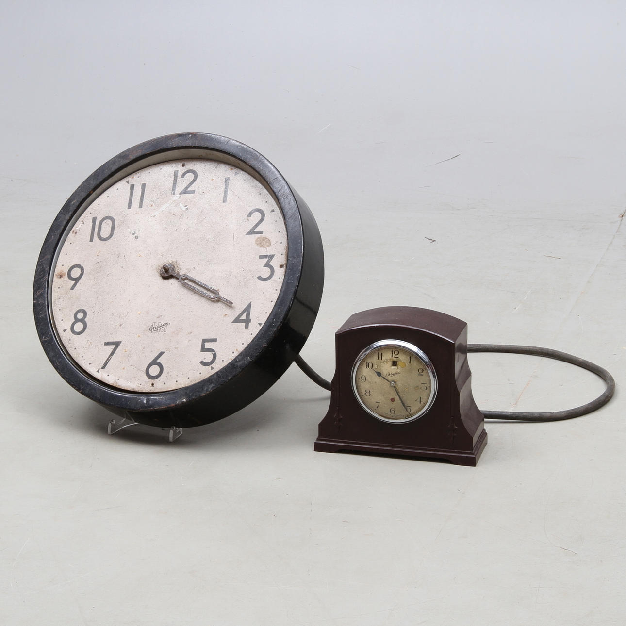 RELOJ DE PARED y RELOJ DE MESA, LM Ericsson, 1900.