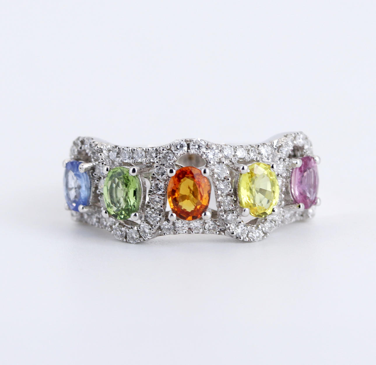 18CT ÄDELSTEN OCH DIAMANT RING.