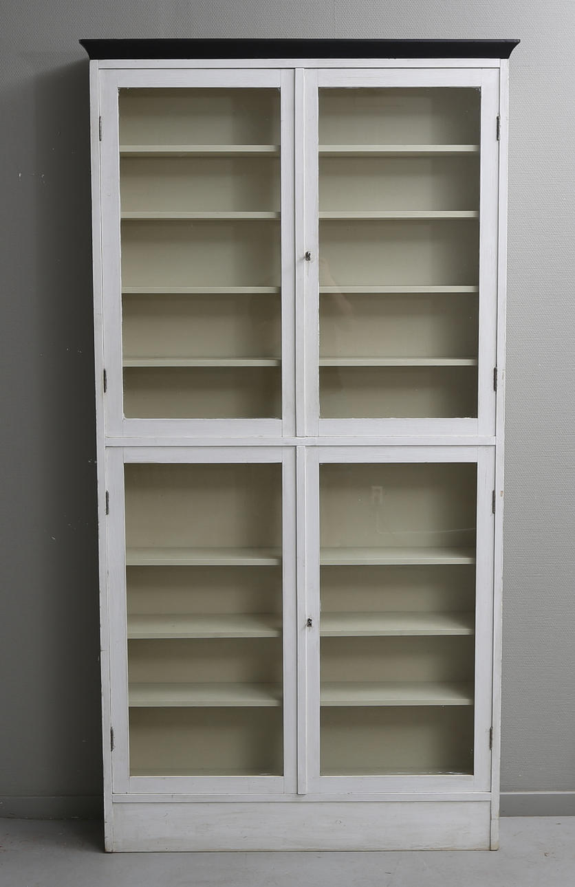 SKÅP med VITRIN, 1900-tal.