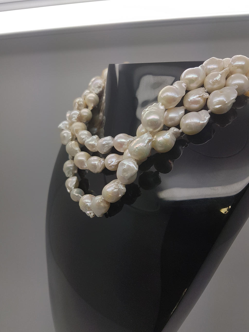 BAROCK ODLADE PÄRLHALSBAND.