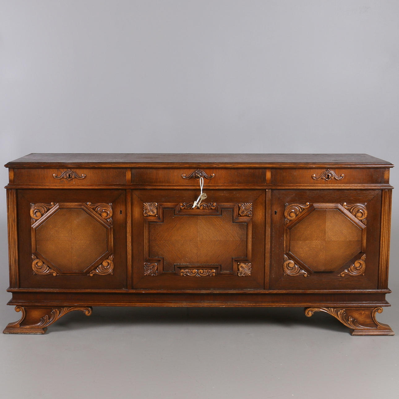 SIDEBOARD, ek, 1900-talets andra hälft.