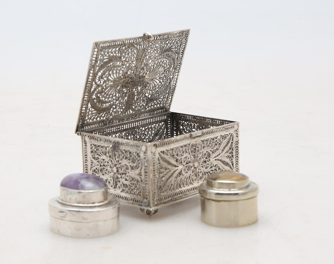 Silverask, två stycken, silver, silver med agat och ametist, från 1900 ...