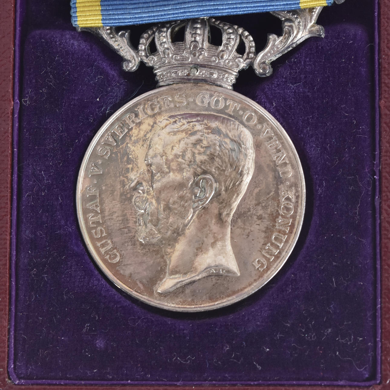 MEDAL, silver.