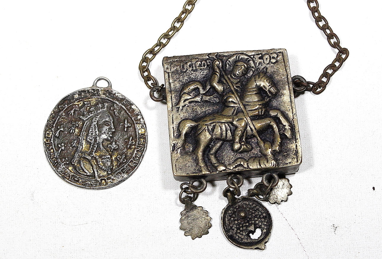 LUKTDOSA och HÄNGE, metall, vintage.