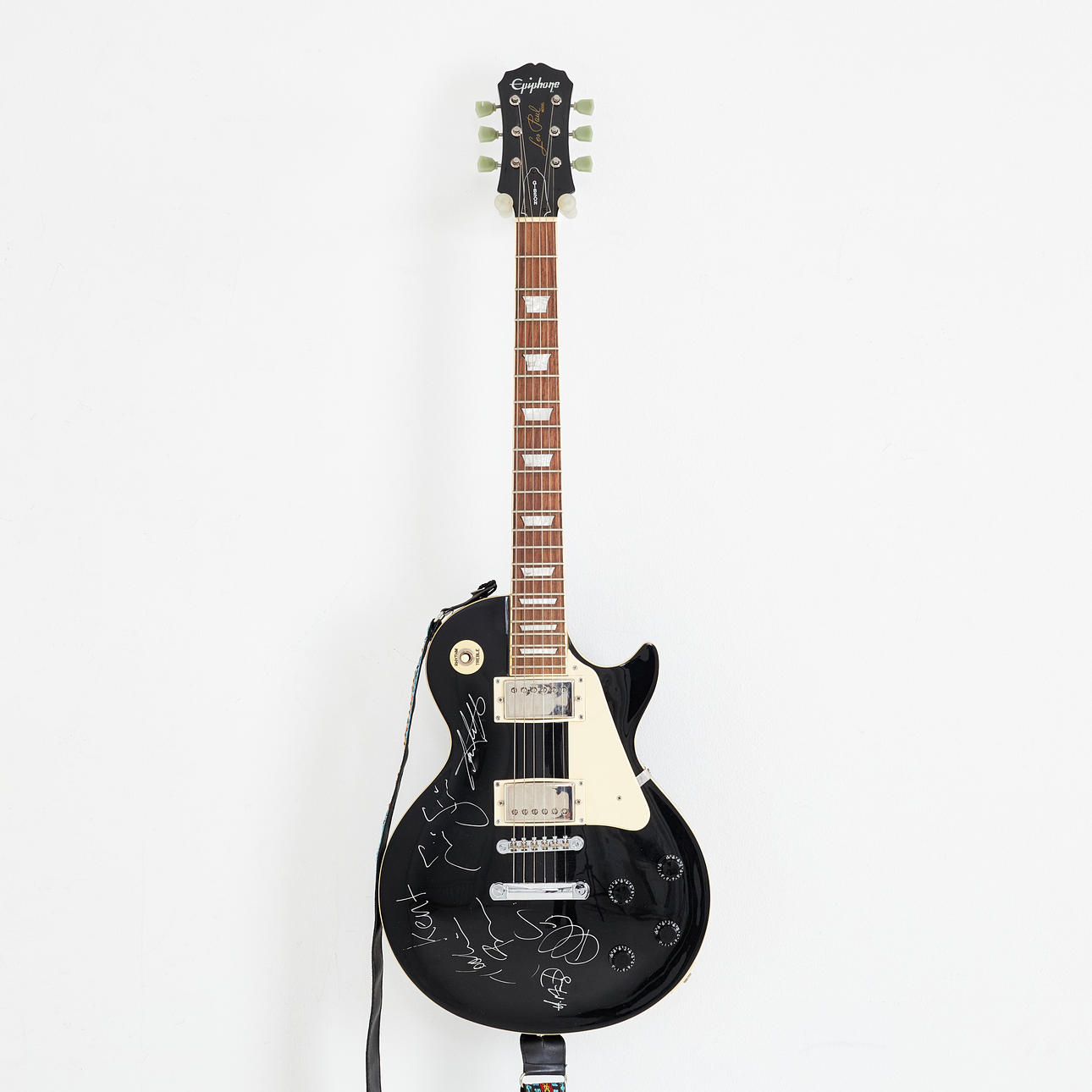 KENT — SIGNED ELECTRIC GUITAR. Epiphone Les Paul.