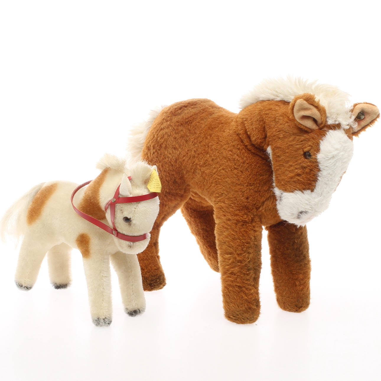 STEIFF, 2 st hästar, märkta.