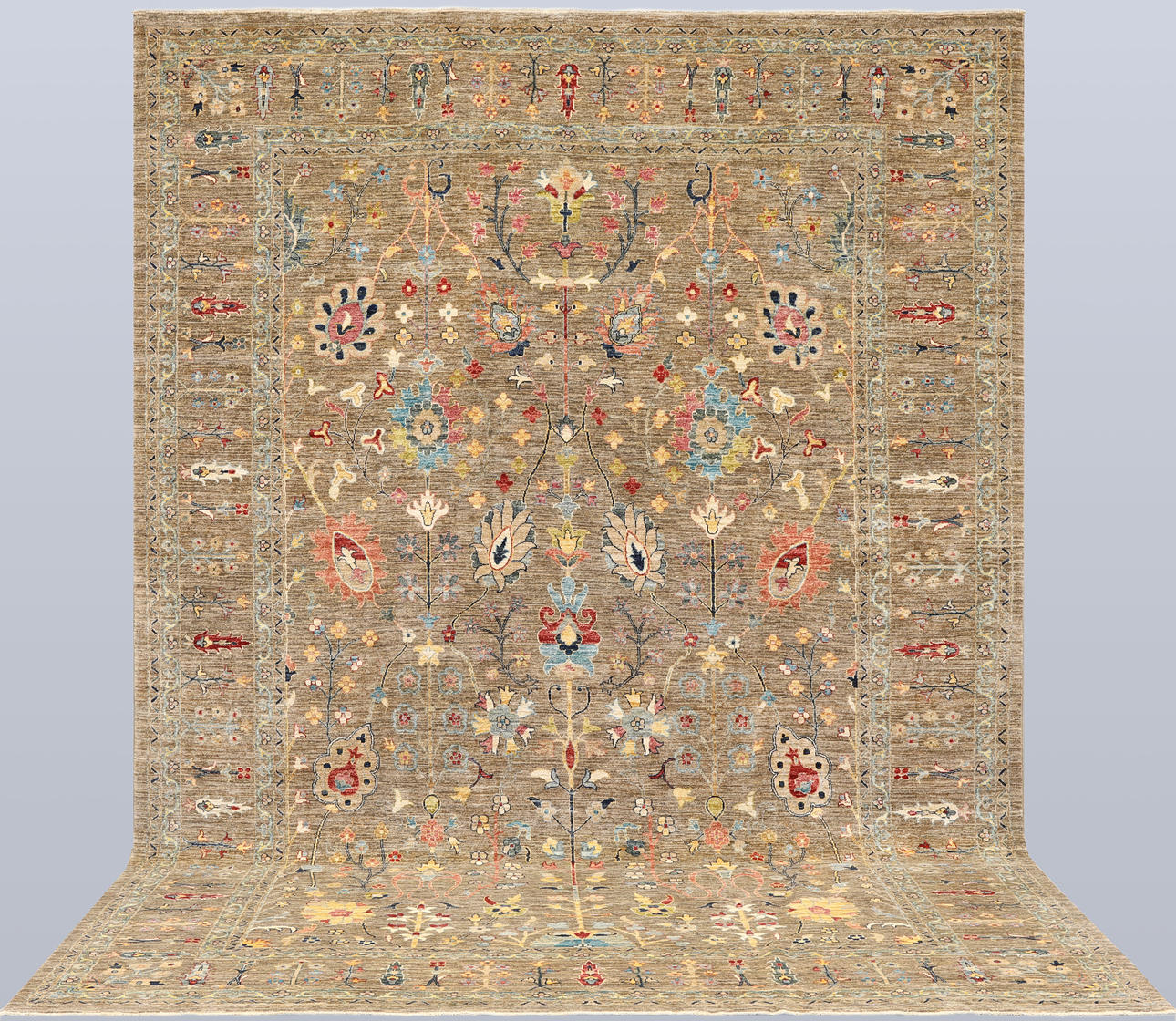 ORIENT CARPET. Zigler design, 376 x 269 cm.