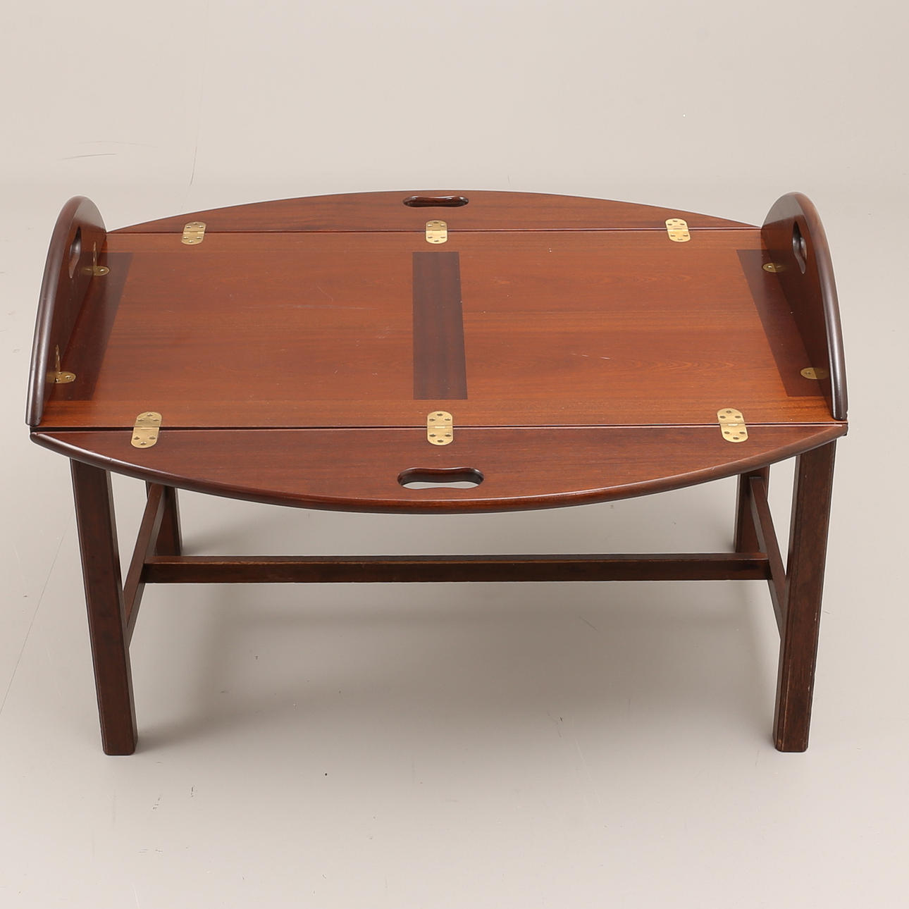 BORD, s.k Butlers Tray.