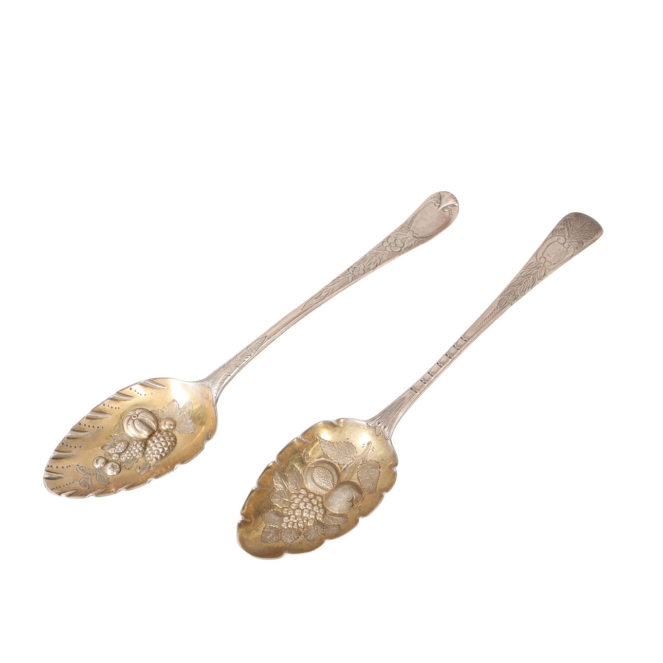 TWO SILVER BERRY SPOONS (2). Silver & Metals - Silver - Auctionet