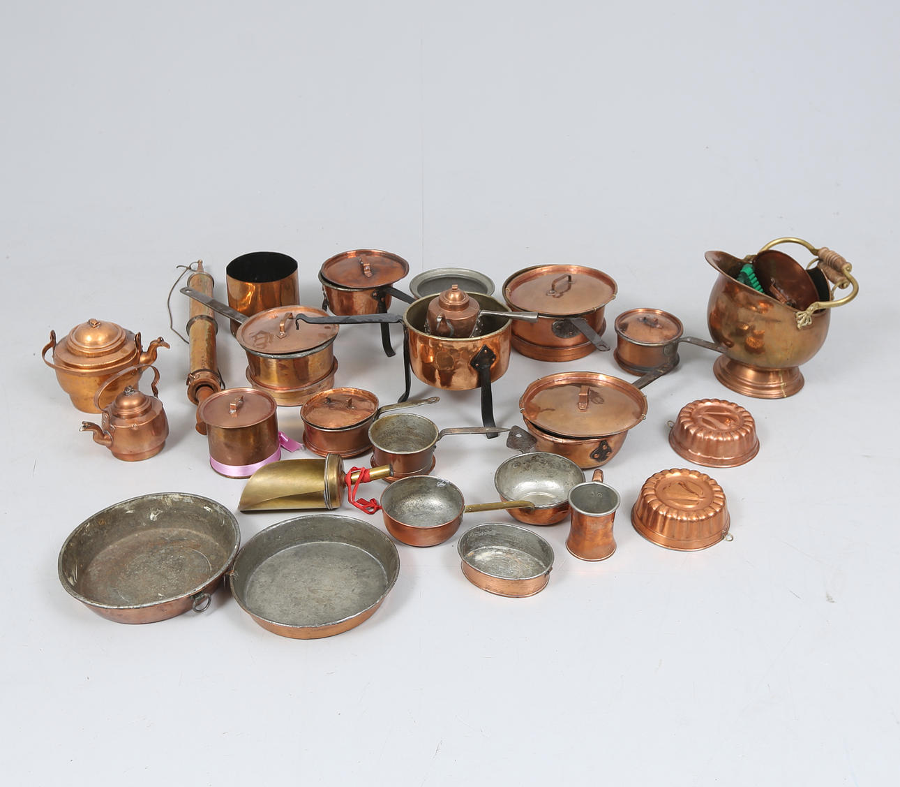 COPPER OBJECTS, large lot. Silver & Metals - Pewter, Brass & Copper ...