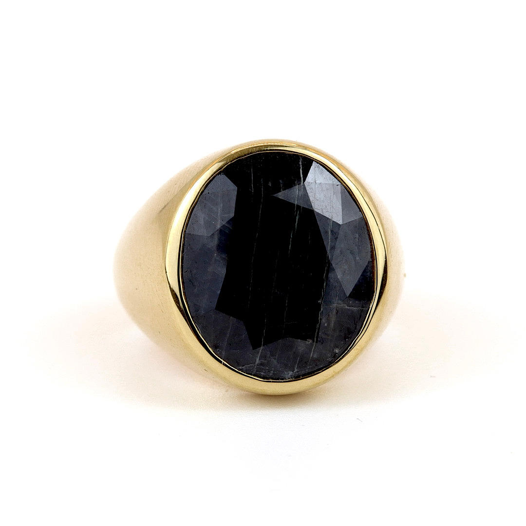 18CT STONE SET RING. Jewellery & Gemstones - Rings - Auctionet