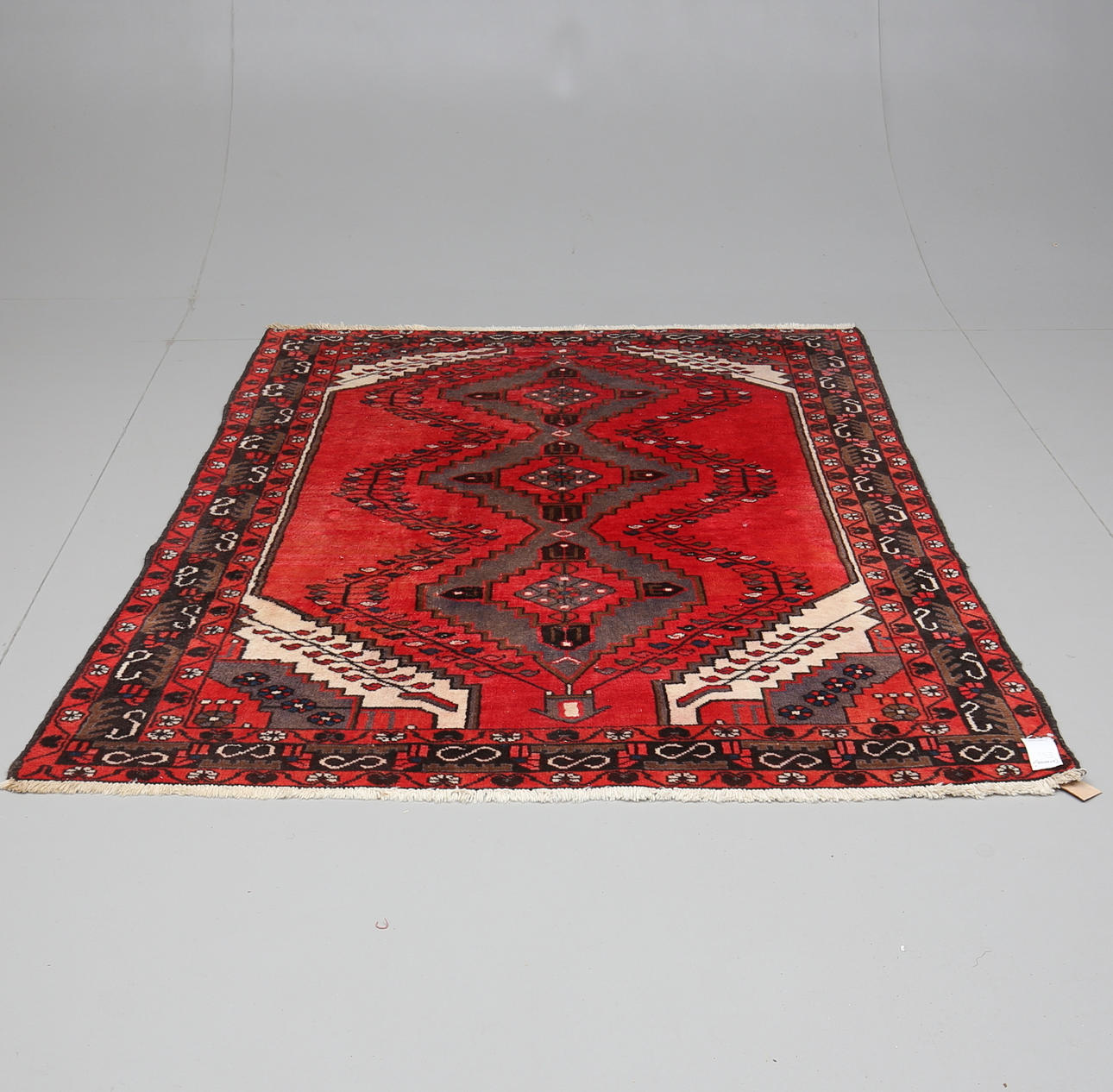 MATTA, Hamadan. Ca 200 x 148 cm.