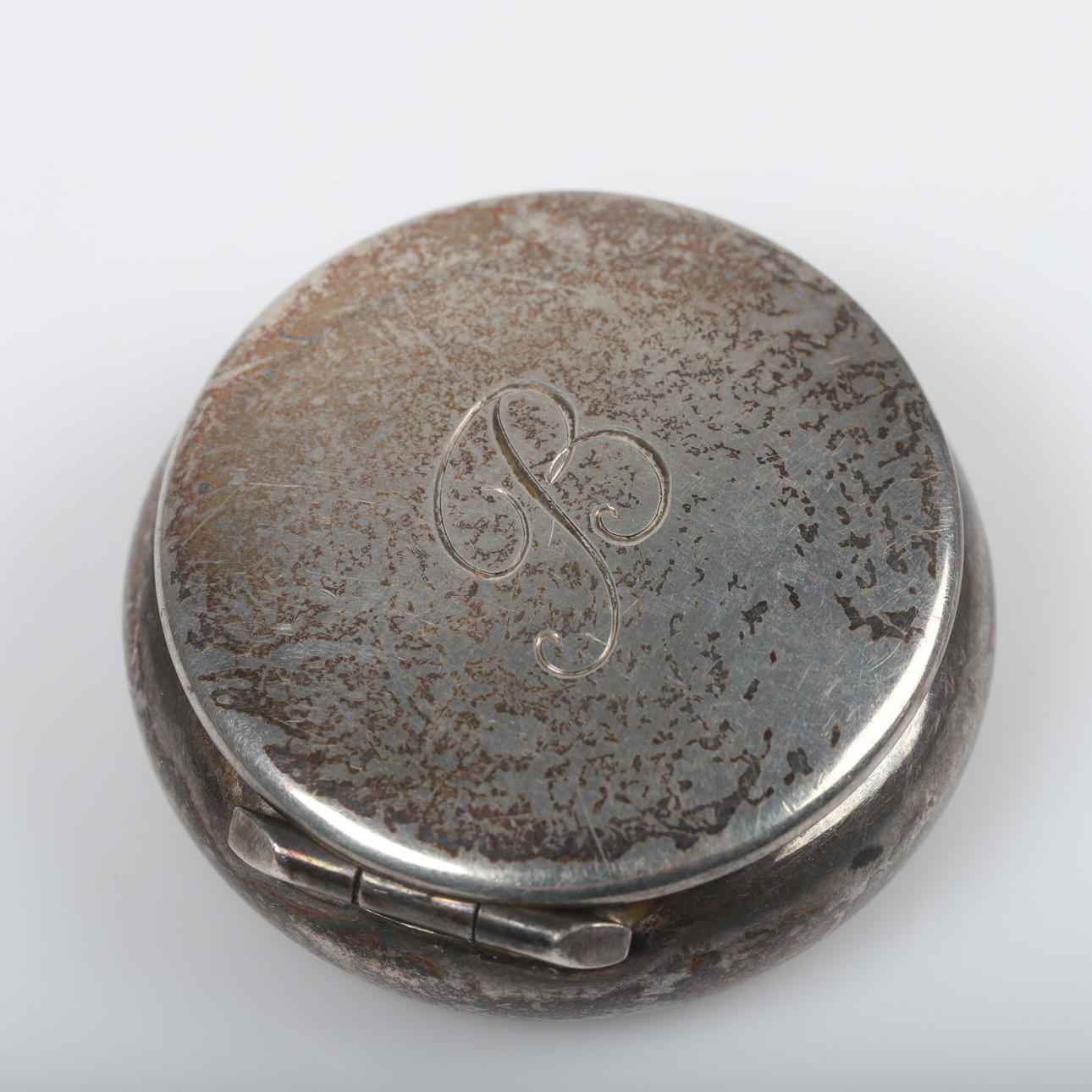 PILL BOX, sterling silver.