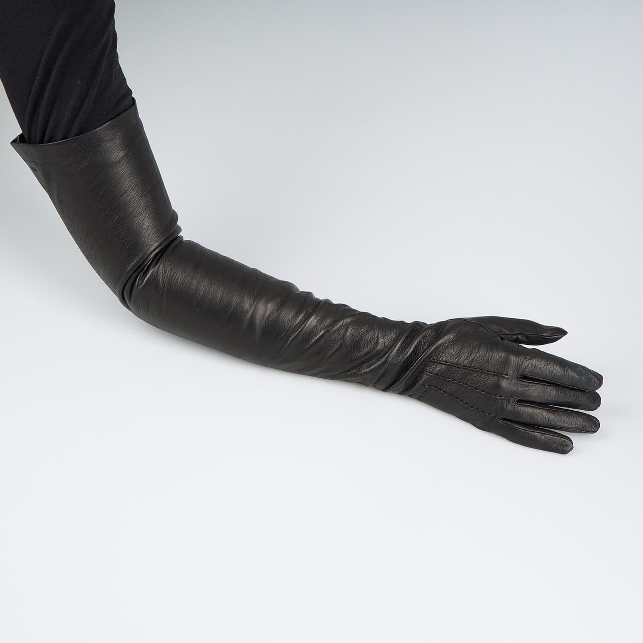 PRADA, hanskat, mustaa nahkaa.