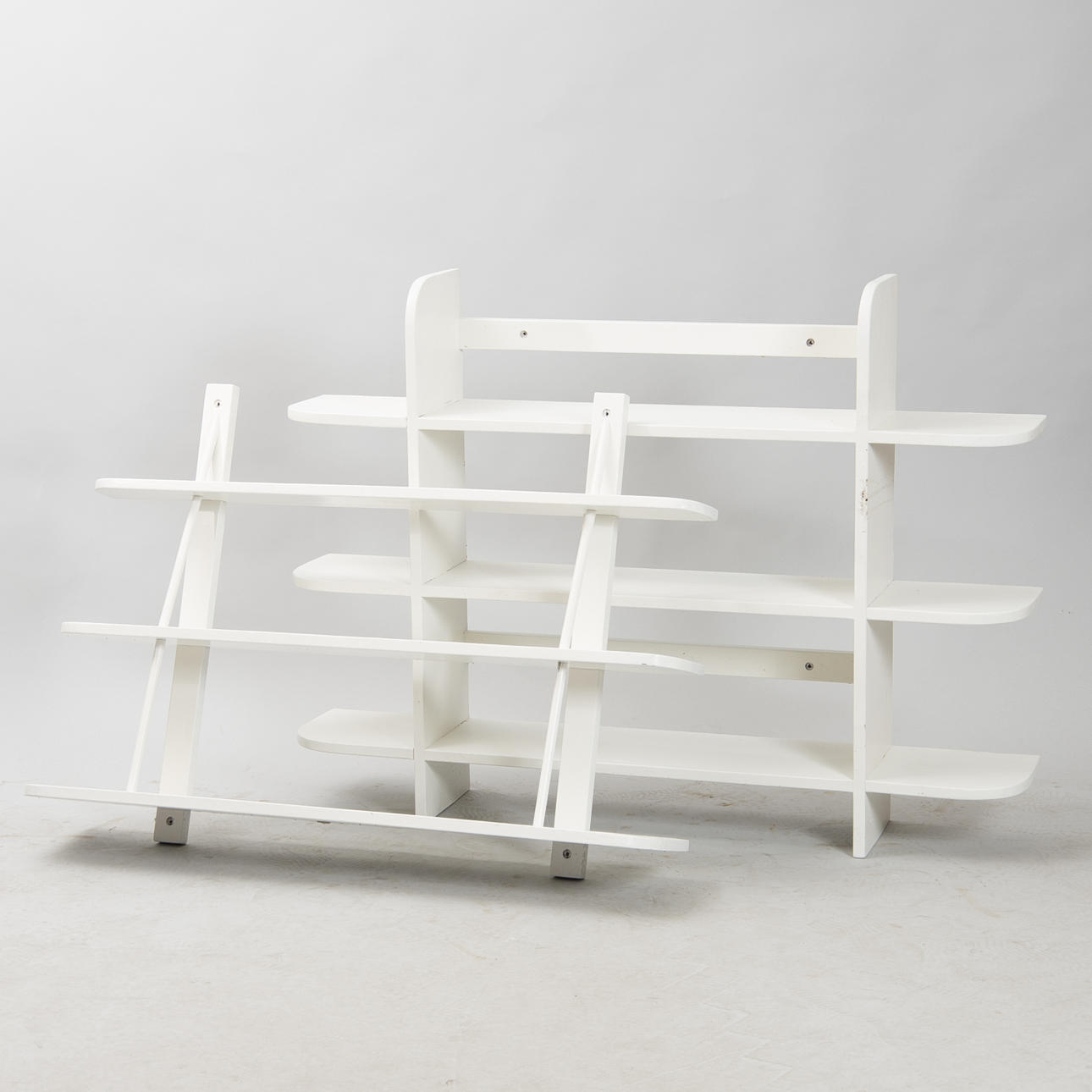 BOKHYLLA, 2 delar, vitmålad.