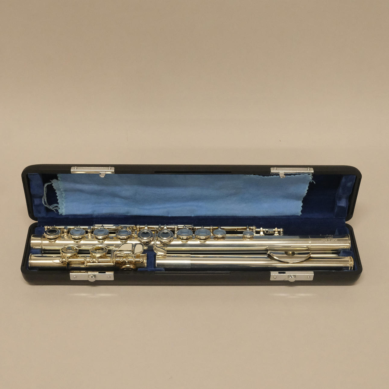 TVÄRFLÖJT. PEARL. JAPAN.