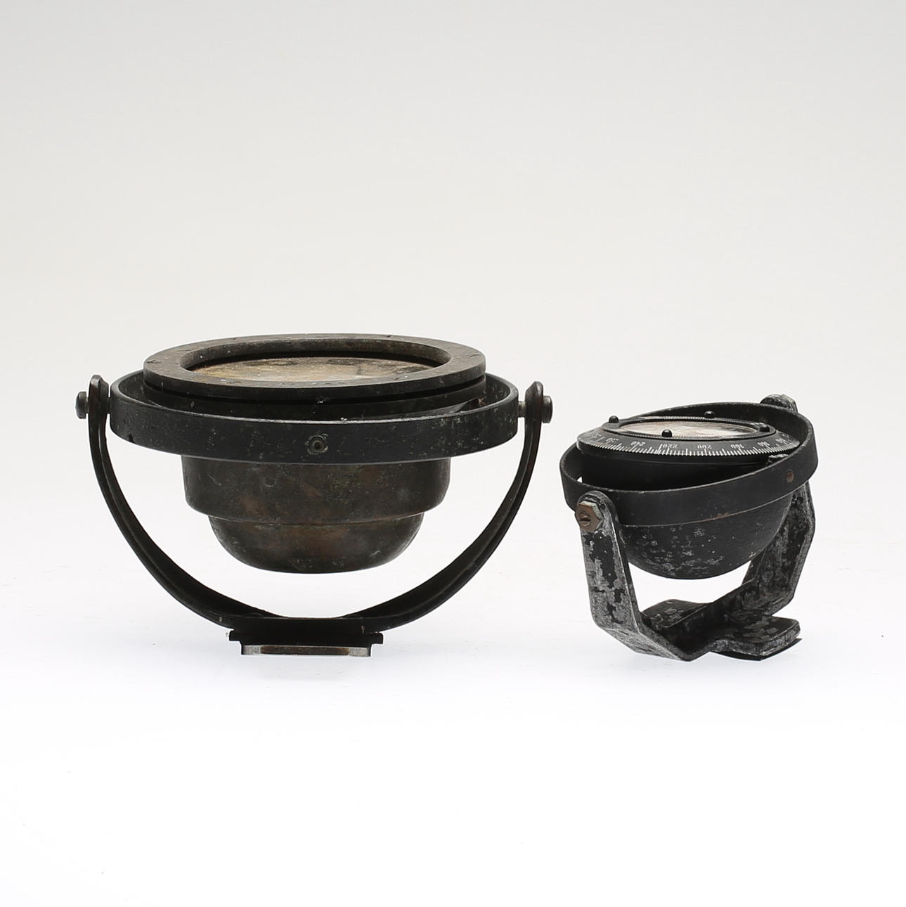 KOMPASSER, 2 st, AB Lyth Stockholm och Silva, 1900-tal.