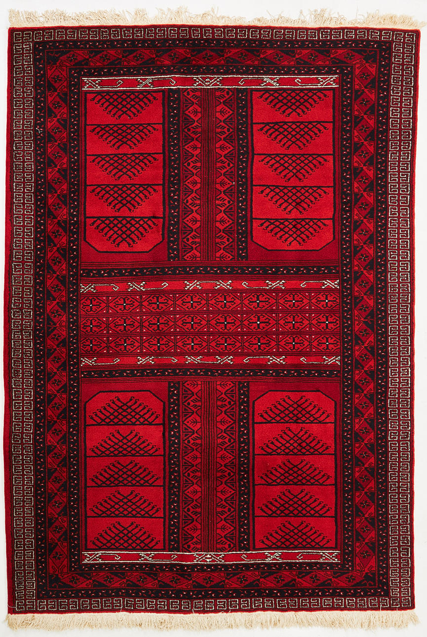 ORIENTMATTA. Ull på bomullsvarp, röd bottenfärg.