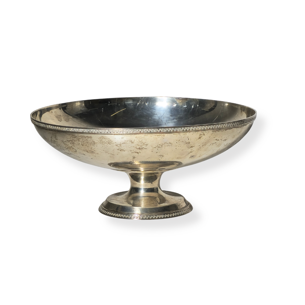 PUIG DORIA. CENTERPIECE IN PUNCHED SILVER.