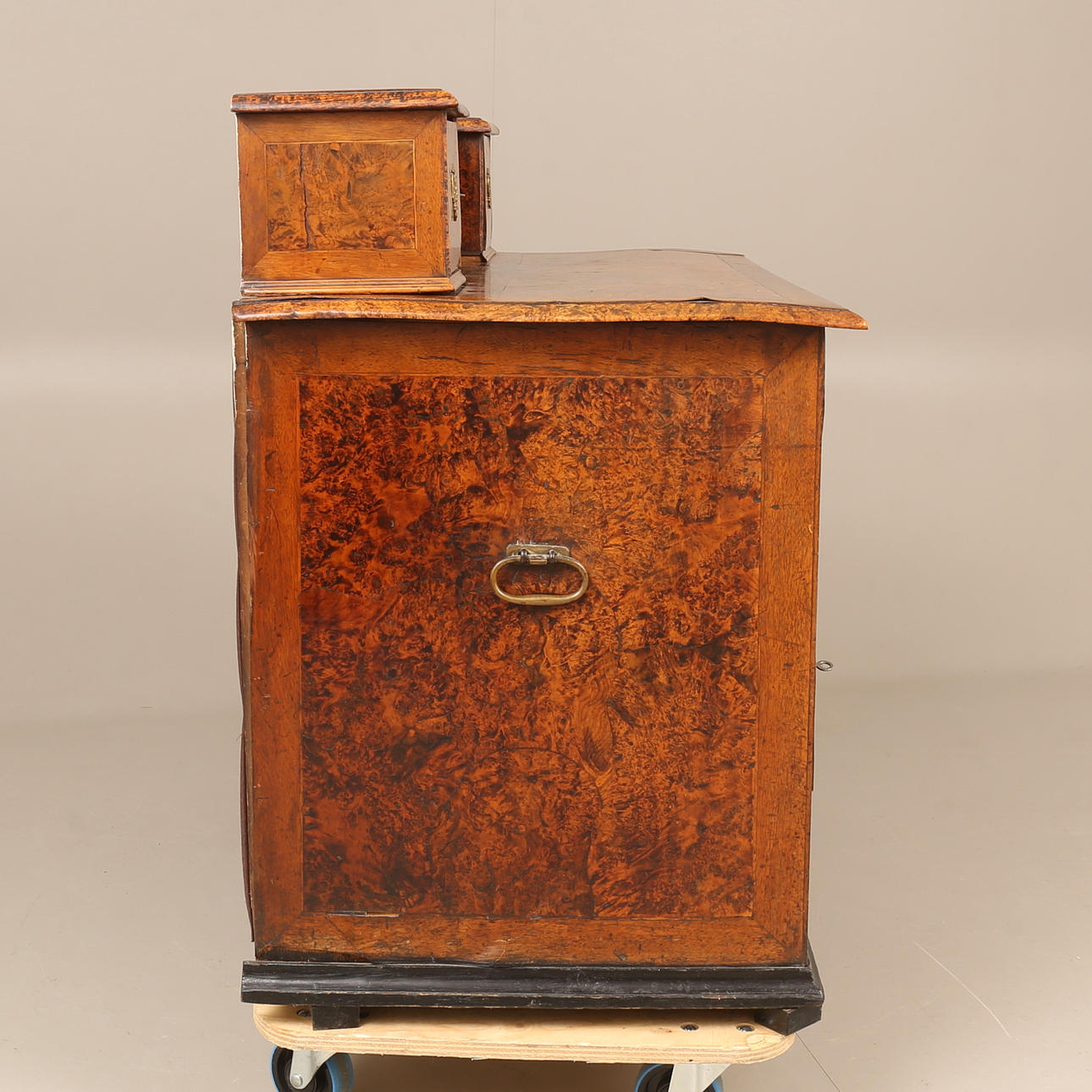 SKRIVBORD, alrot, 1700-tal. Möbler - Bord - Auctionet