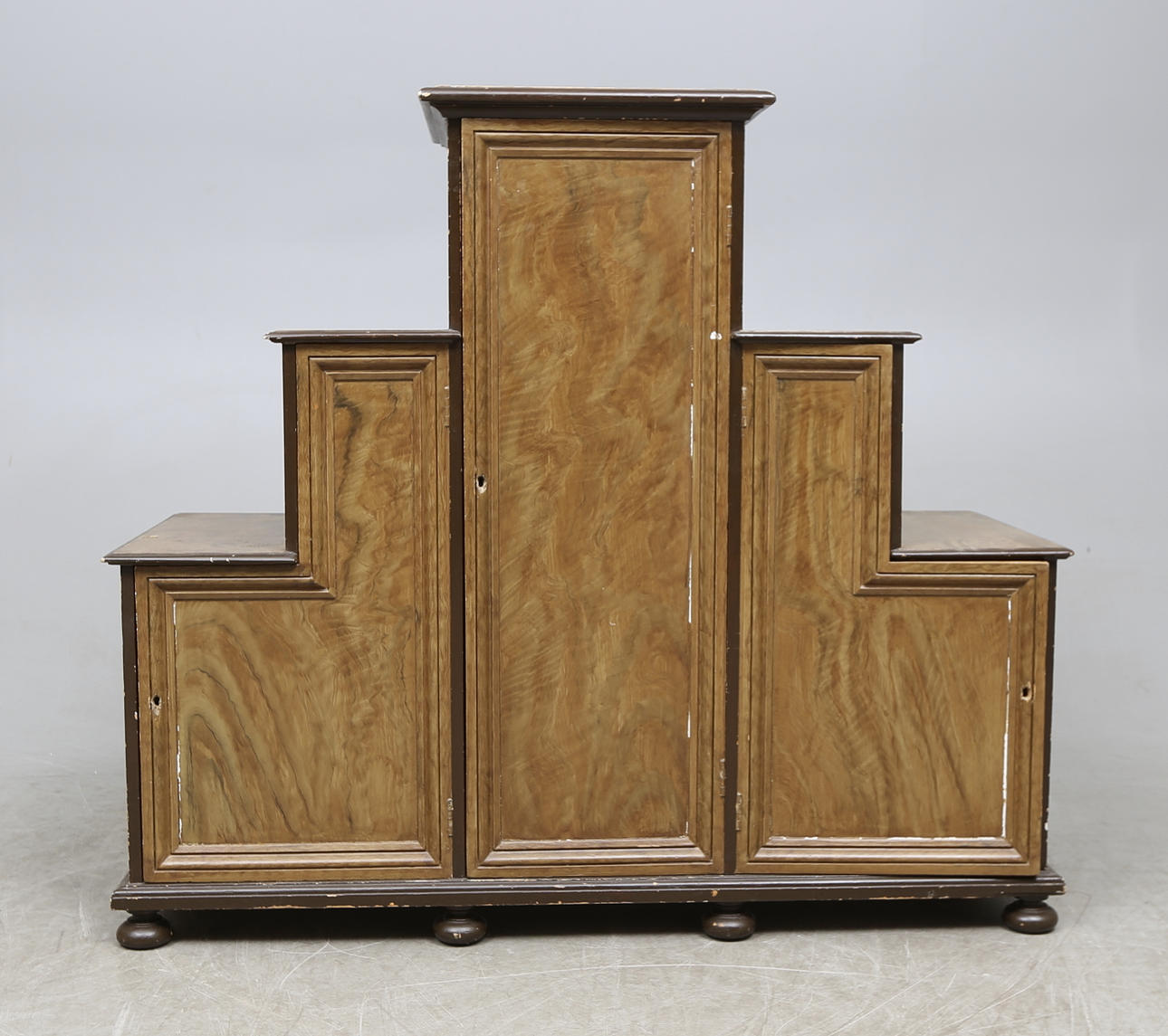 STEGSKÅP, omkring 1900.