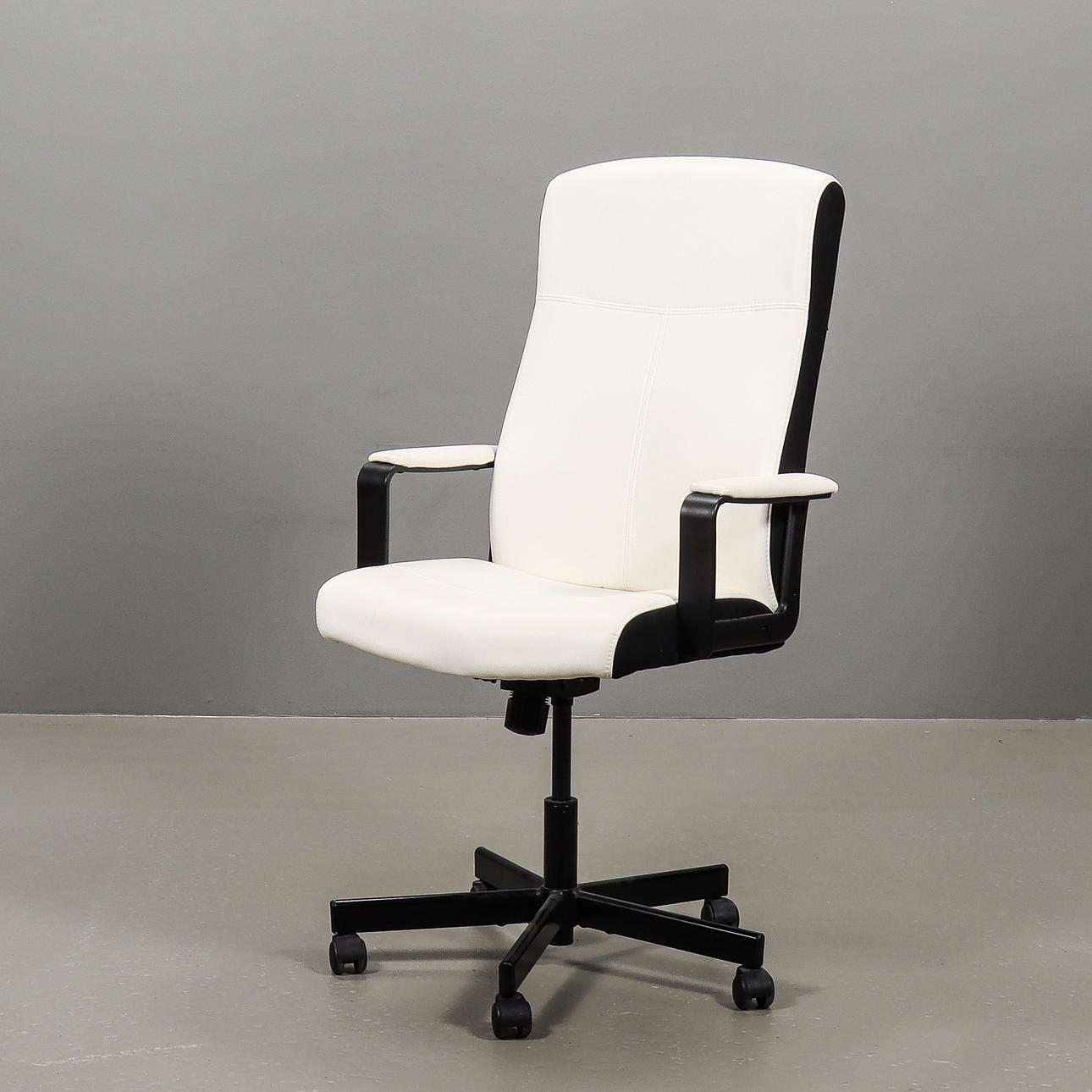 DESK CHAIR Ikea “Millberget”, contemporary manufacture. Furniture 