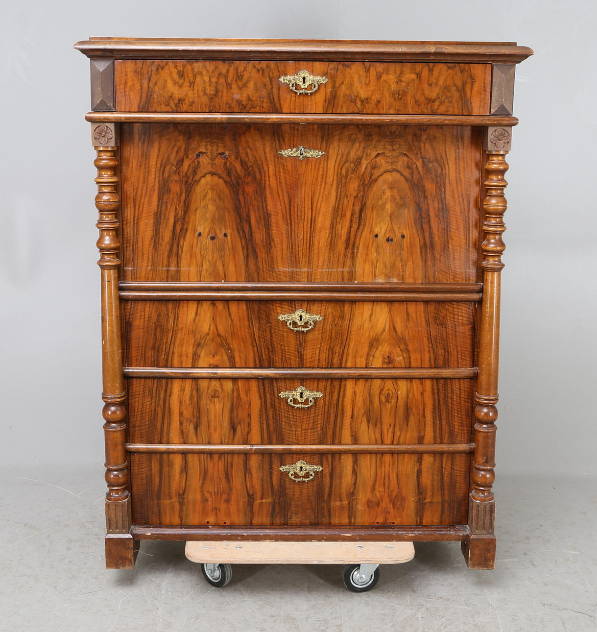 CHIFFONJÉ, 1800-tal.