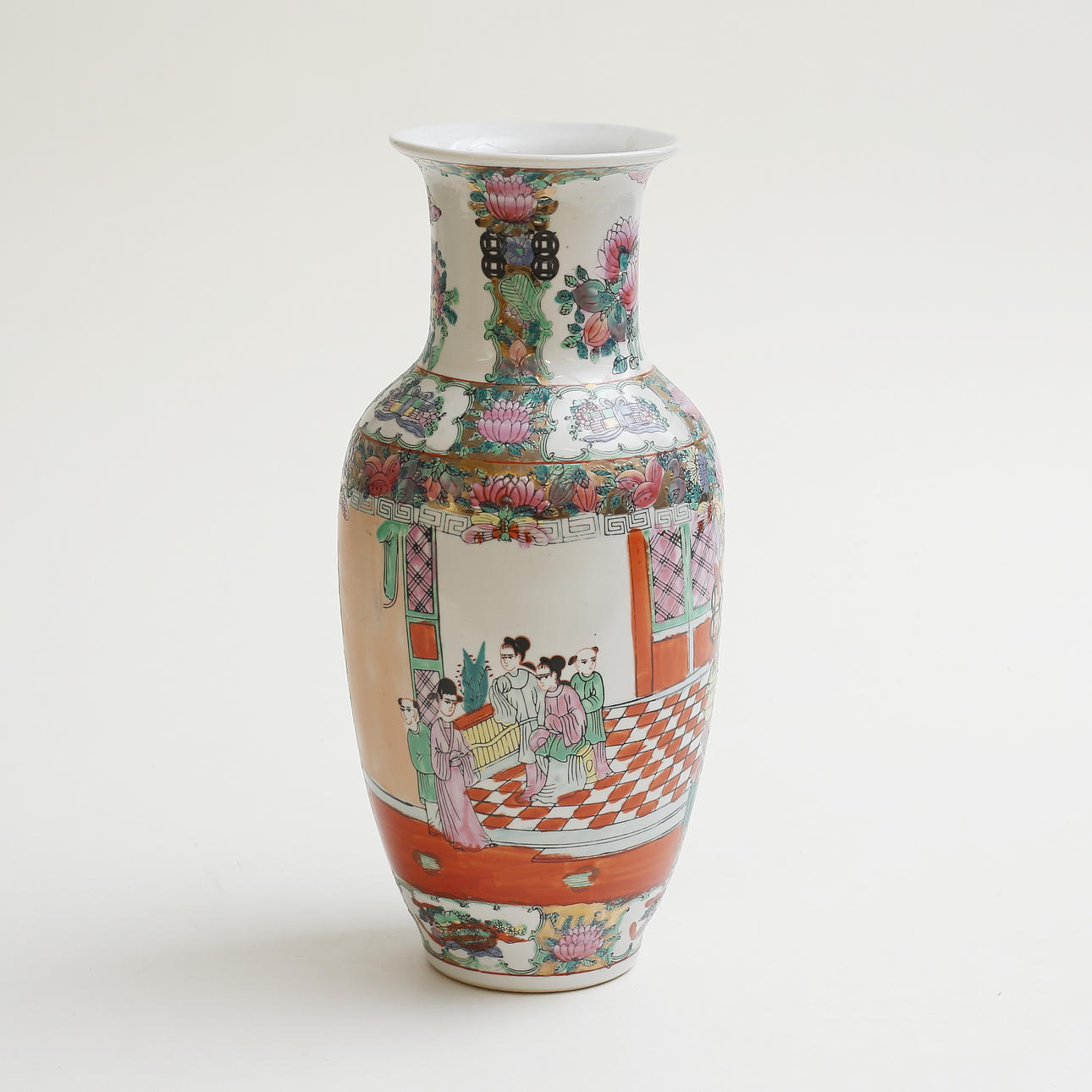 A porcelain vase, China.