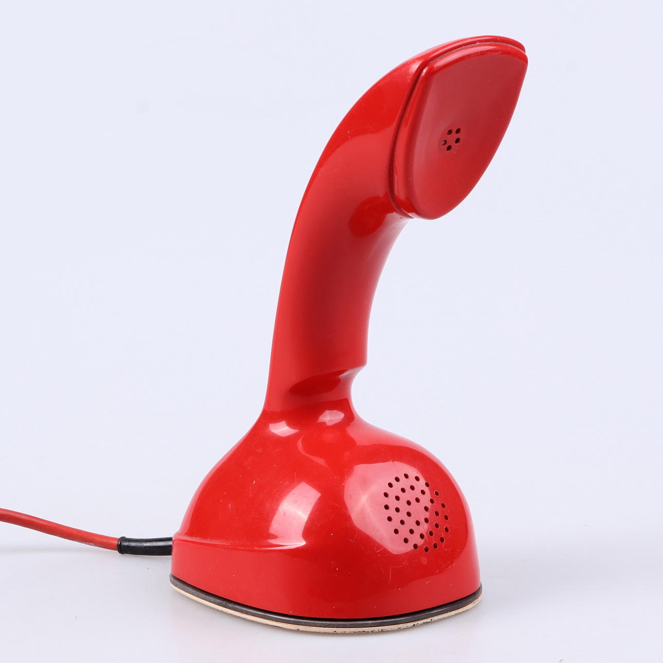 TELEFON, "Cobra" eller "Ericofon", design Hugo Blomberg, Ralph Lysell och Gösta Thames, LM Ericsson.