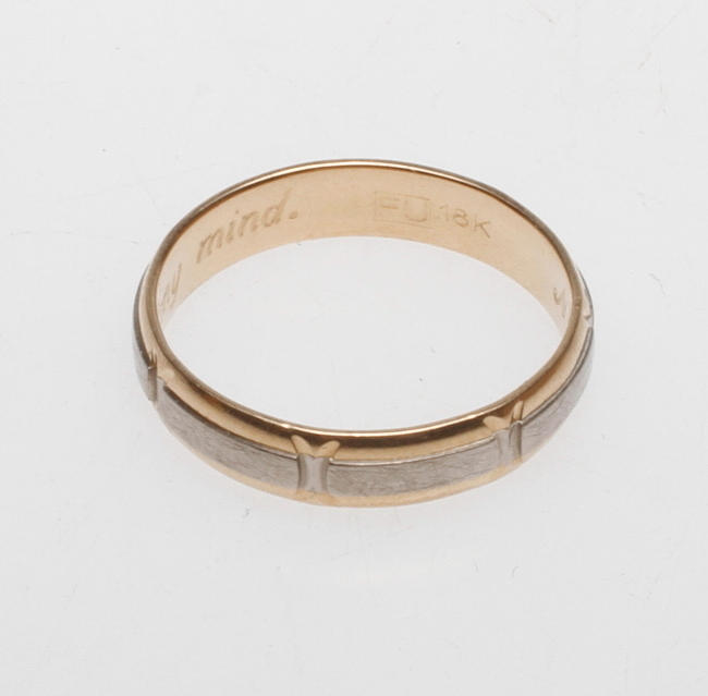 RING, 18k guld, vikt ca 4,2 gr.