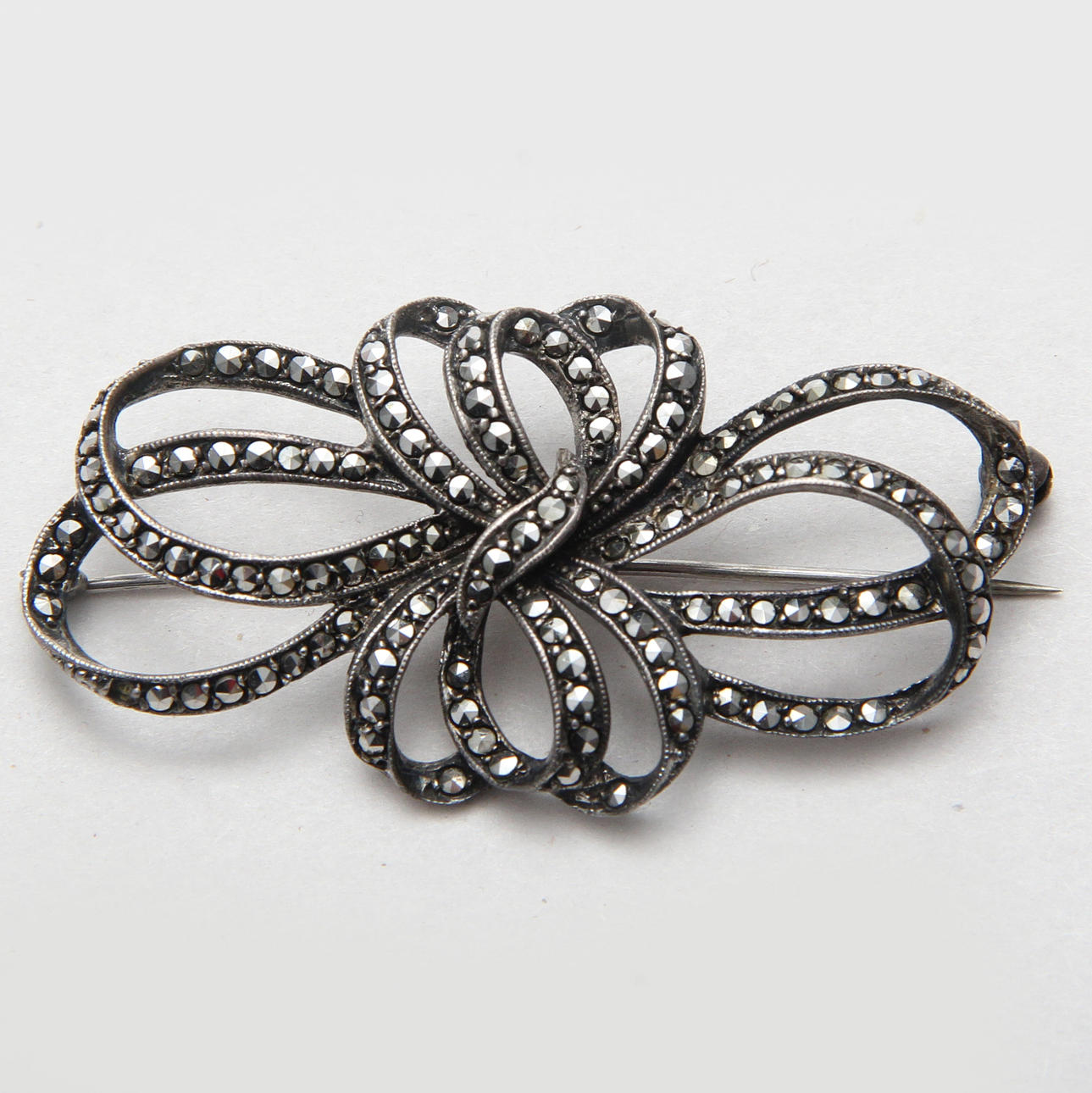 BROSCH, silver. Smycken & Ädelstenar - Broscher & Hängen - Auctionet
