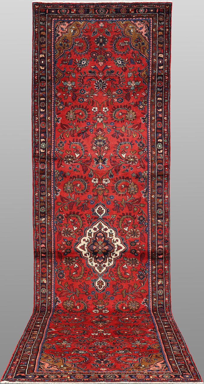 ORIENT CARPET. Hamada gallery model, 457 x 113 cm.