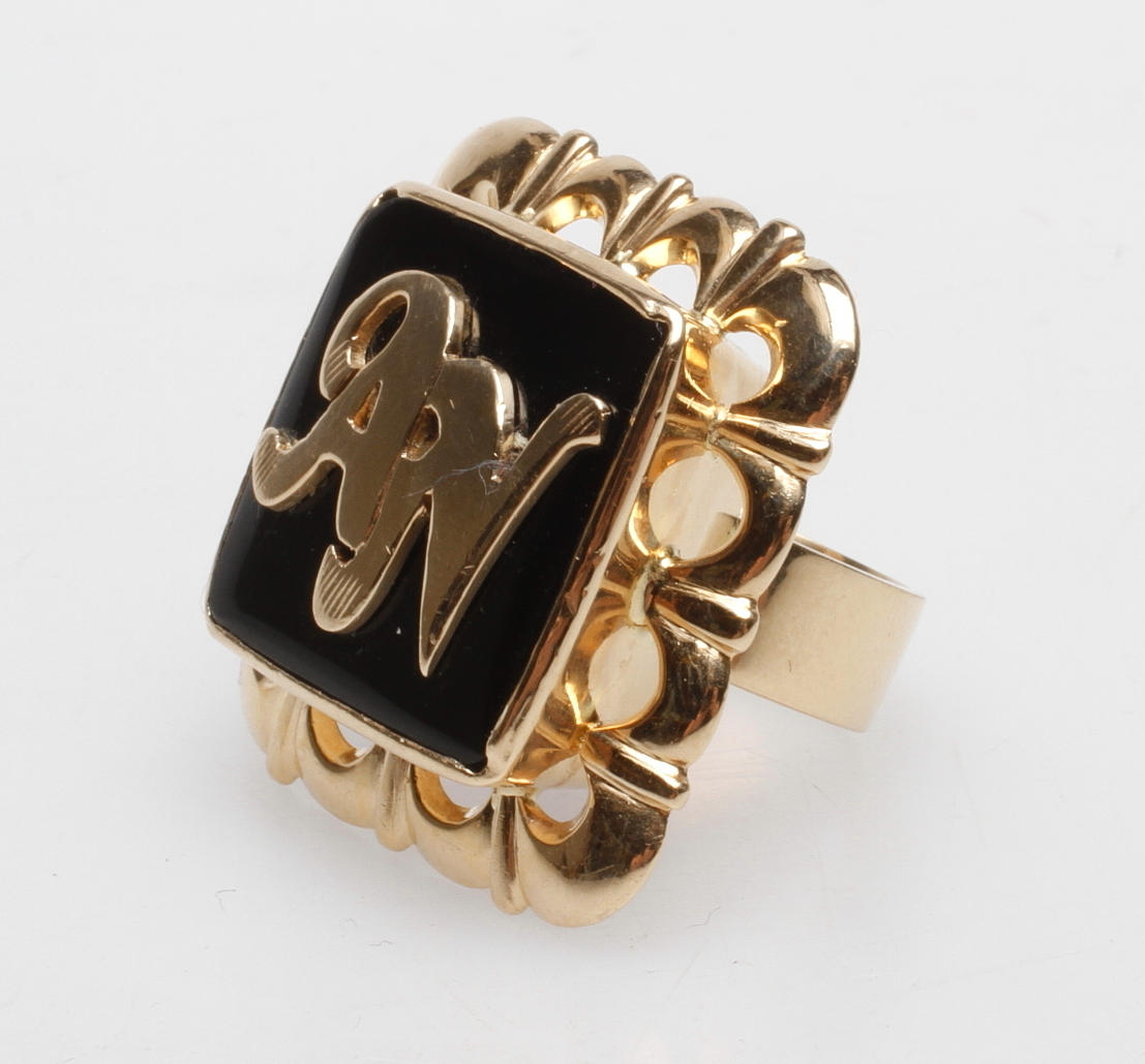 RING, 14k guld, total vikt ca 21,9 gr.