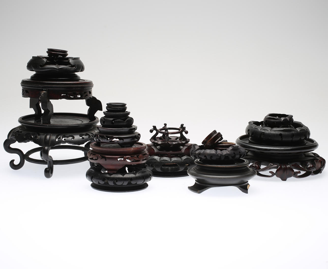 KINESISKA STÄLL, 22 st, skuret trä, 1900-tal.