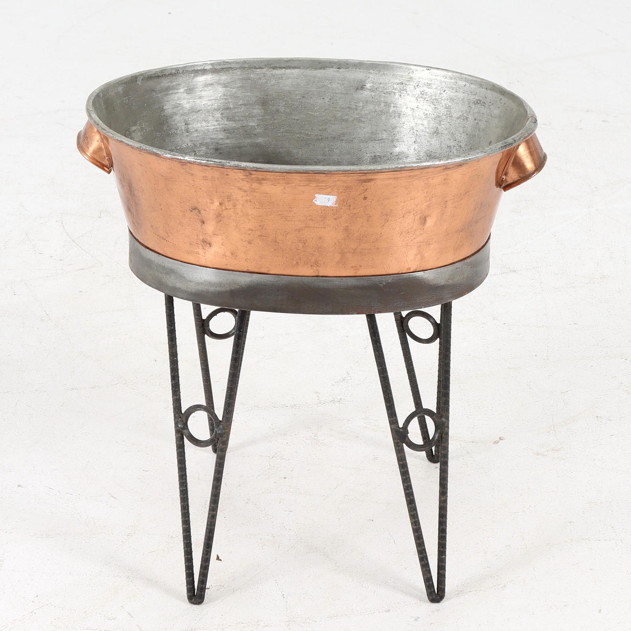 BALJA med ställning, koppar smide, 1900-tal. Silver & Metall - Tenn ...